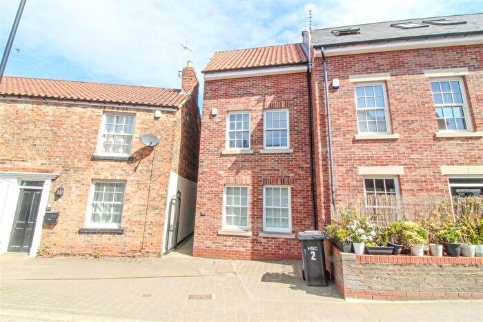 3 Bedroom Property To Rent In Cathedral Court, Ripon, HG4