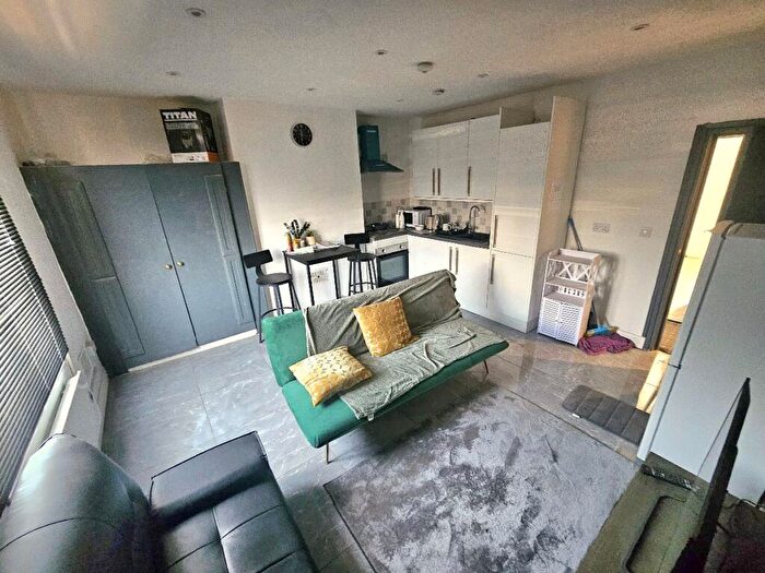 2 Bedroom Block Of Apartments For Sale In Stockport Road West, Bredbury, Stockport, SK6