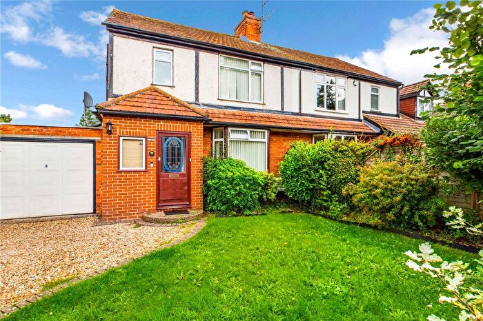 3 Bedroom Semi Detached House To Rent In Armour Hill, Tilehurst, Reading, Berkshire, RG31