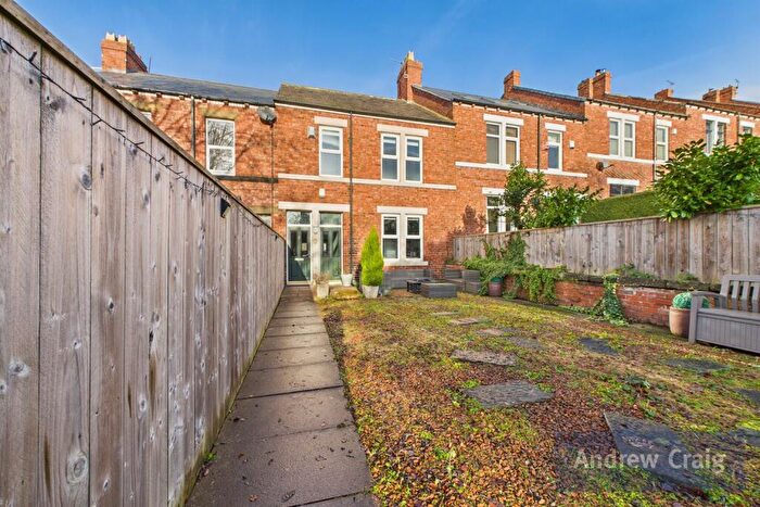 3 Bedroom Terraced House For Sale In Earls Drive, Low Fell, NE9