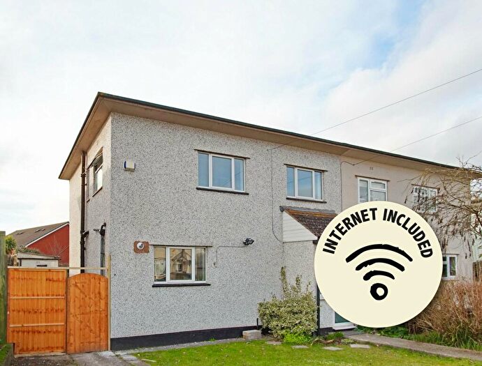 4 Bedroom Semi-Detached House To Rent In Hogarth Walk, Lockleaze, Bristol, BS7