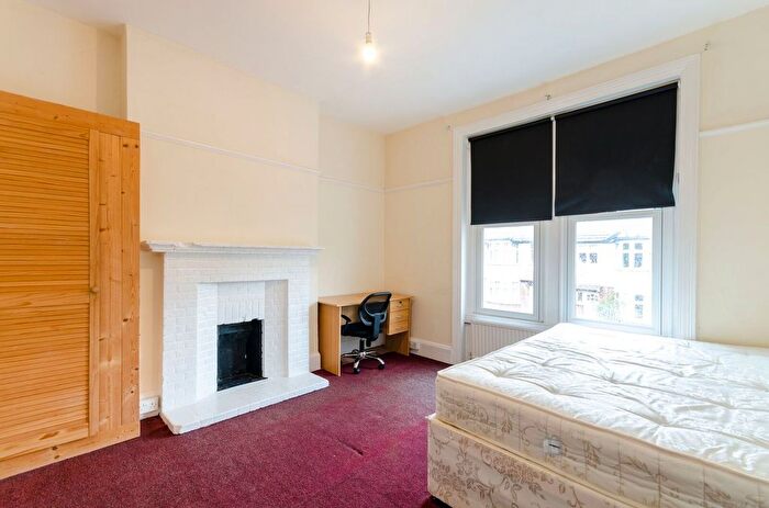 5 Bedroom Houseboat To Rent In Hardman Road, Kingston, Kingston Upon Thames, KT2
