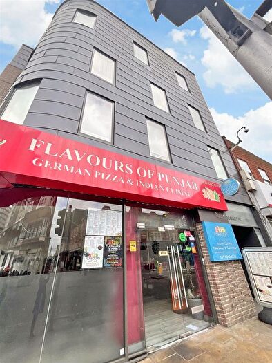 2 Bedroom Flat For Sale In High Road, Ilford, Essex, IG1