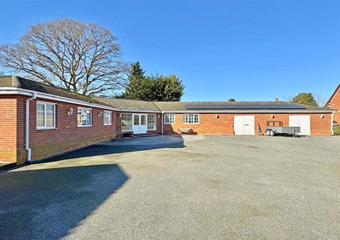 3 Bedroom Detached Bungalow To Rent In The Mall, Black Notley, Braintree, CM77