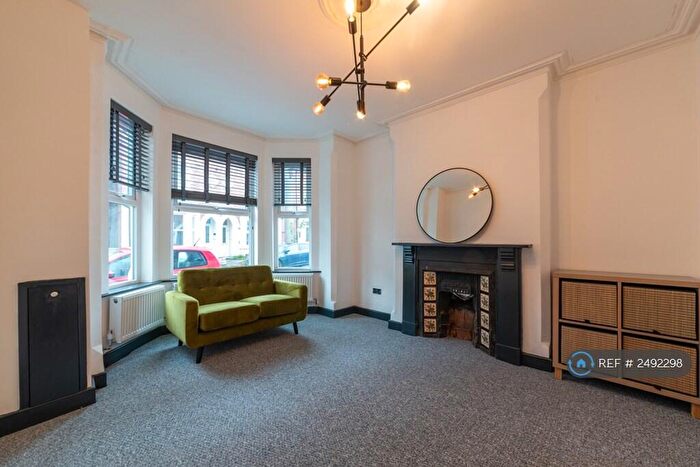 5 Bedroom Semi-Detached House To Rent In Rosebery Avenue, West Bridgford, Nottingham, NG2