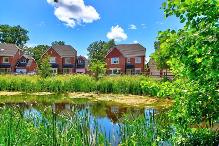 4 Bedroom Detached House For Sale In Lake View, Wokingham, RG40