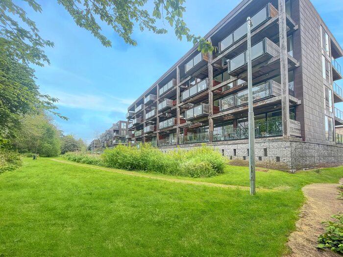 2 Bedroom Flat To Rent In Kingfisher Way, Cambridge, CB2