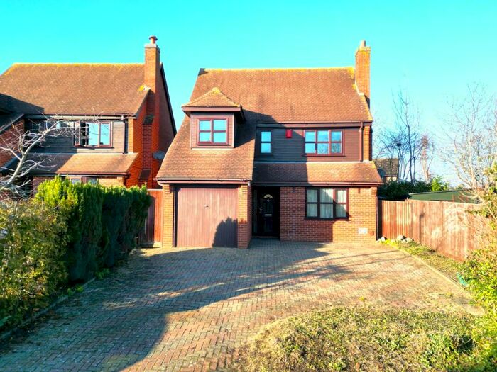 4 Bedroom Detached House To Rent In Morrison Court, Crownhill, Milton Keynes, MK8