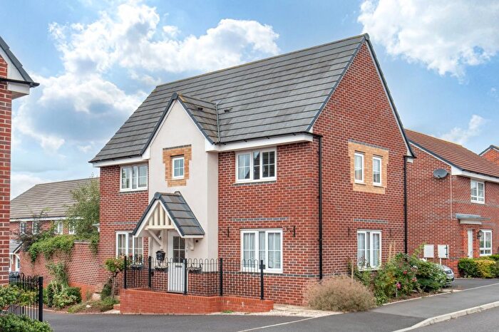 3 Bedroom Detached House For Sale In Patch Street, Bromsgrove, Worcestershire, B61