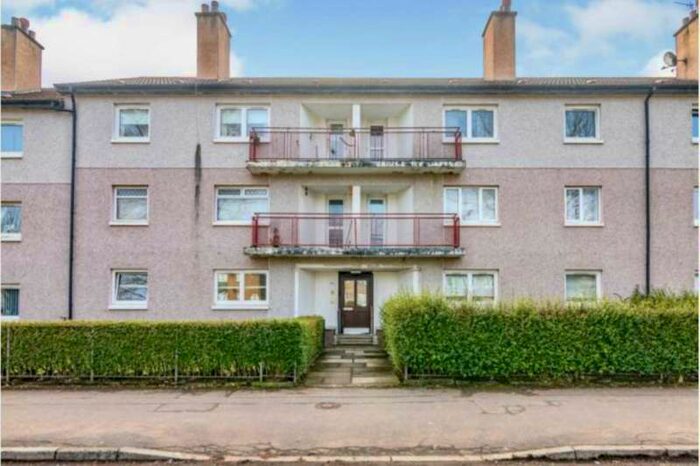 2 Bedroom Flat To Rent In Croftfoot Road, Croftfoot, G45