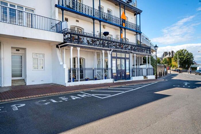1 Bedroom Apartment To Rent In The Parade, Cowes, PO31