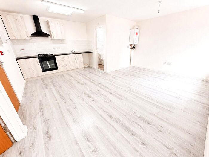 2 Bedroom Flat To Rent In Redhouse Street, Walsall, WS1
