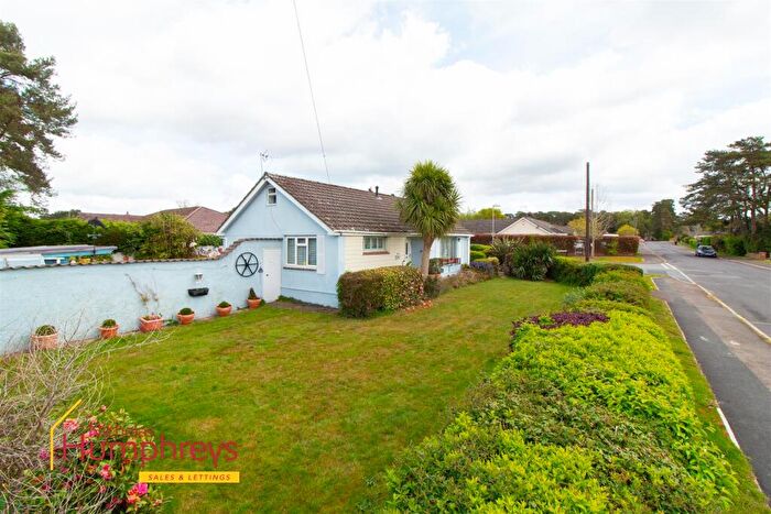 3 Bedroom Detached Bungalow For Sale In Bushmead Drive, Ashley Heath, BH24
