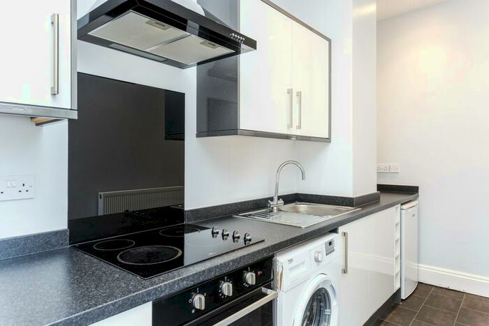 Studio To Rent In Elm Grove, Southsea, PO5