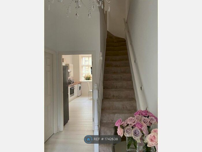 3 Bedroom Terraced House To Rent In Heckmondwike, Heckmondwike, WF16