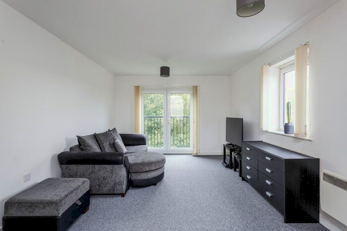 2 Bedroom Flat To Rent In Little Hackets, Havant PO9