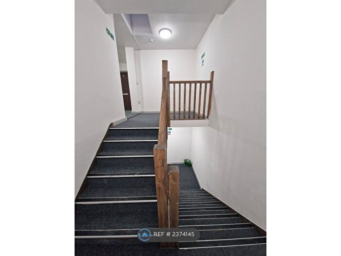 1 Bedroom Flat To Rent In Drake Street, Rochdale, OL16