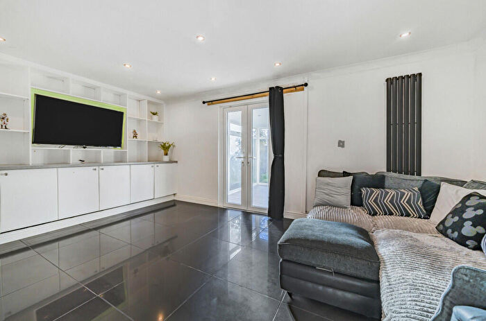 2 Bedroom Terraced House For Sale In Dauntsey Covert, Druids Heath, Birmingham, B14