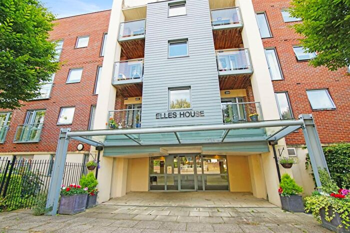2 Bedroom Apartment For Sale In Shotfield, Wallington, SM6
