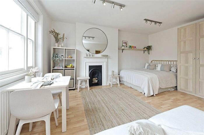 Studio To Rent In Nottingham Place, Marylebone, London, W1U