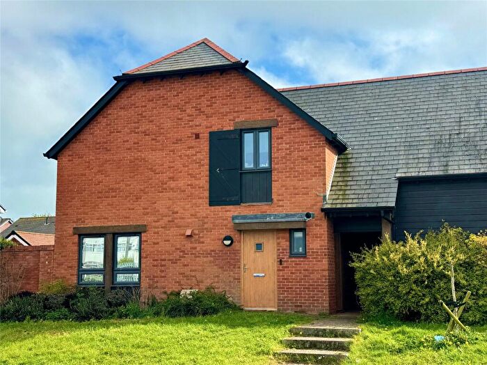 3 Bedroom End Of Terrace House For Sale In Gore Road, New Milton, Hampshire, BH25