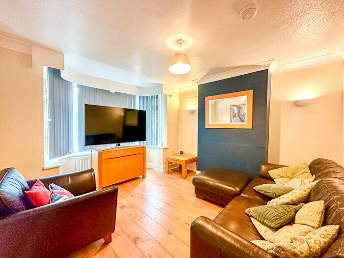 3 Bedroom Semi-Detached House To Rent In Glynne Road, Bangor, Gwynedd, LL57