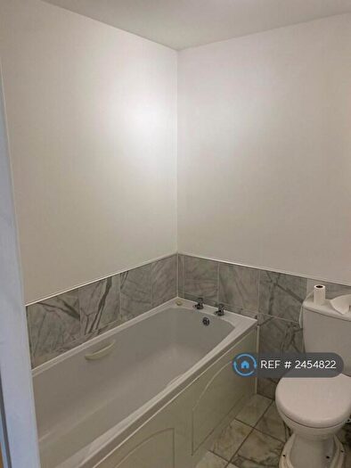 2 Bedroom Flat To Rent In Cheltenham Court, Darlington, DL2