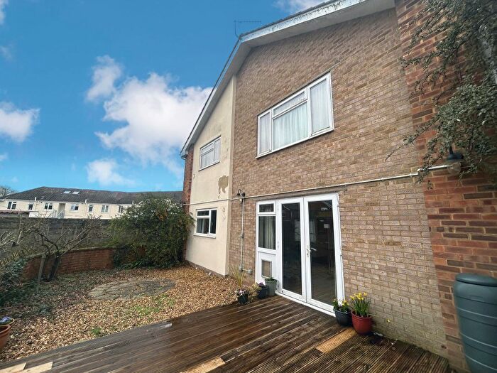 2 Bedroom Flat For Sale In Ashley Road, Salisbury, SP2