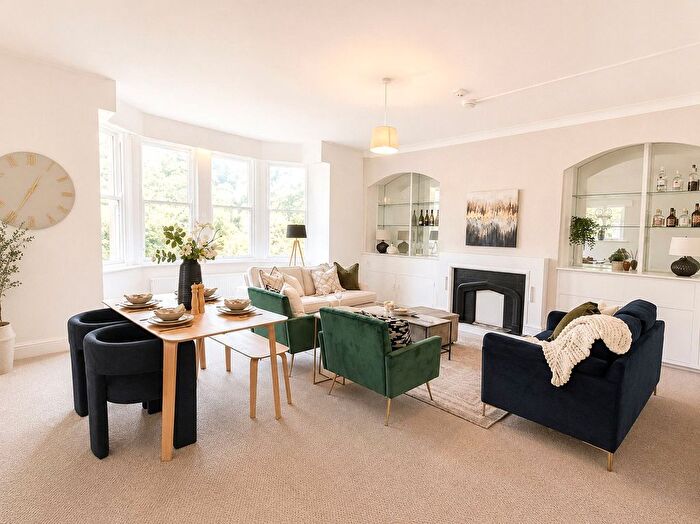 2 Bedroom Flat To Rent In Grosvenor Road, Scarborough, North Yorkshire, YO11