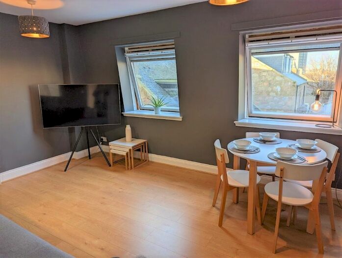 2 Bedroom Flat To Rent In Golden Square, City Centre, Aberdeen AB10