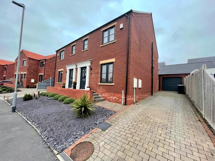 3 Bedroom Semi-Detached House For Sale In Daisy Way, Louth, LN11