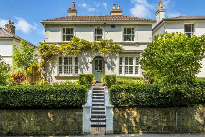 3 Bedroom Detached House For Sale In Speldhurst Road, Southborough, Tunbridge Wells, TN4