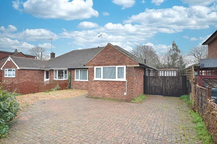 3 Bedroom Bungalow For Sale In Wolverton Gardens, Horley, Surrey, RH6