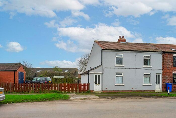 3 Bedroom Semi-Detached House For Sale In North Side, Hollym, HU19