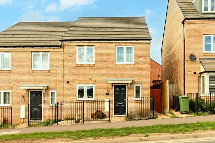 3 Bedroom Semi-Detached House For Sale In Driver Way, Wellingborough, NN8