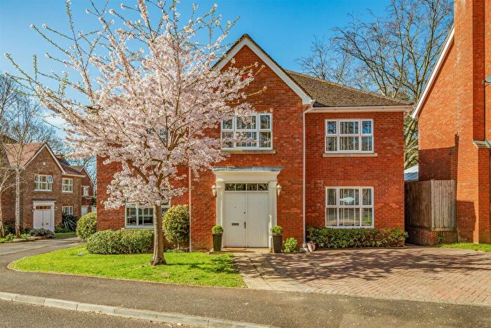 5 Bedroom Detached House To Rent In Danehurst Place, Locks Heath, SO31
