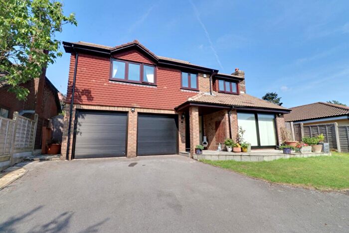 5 Bedroom Detached House For Sale In Woodland View, Lovedean, PO8