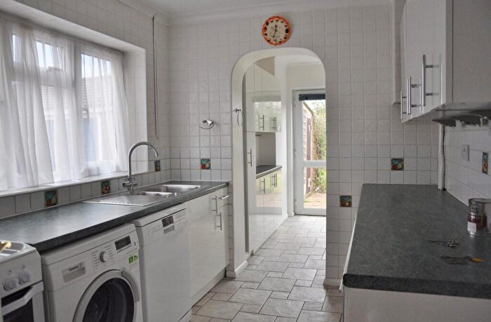 4 Bedroom Semi-Detached House To Rent In Gordon Road, Chelmsford, CM2