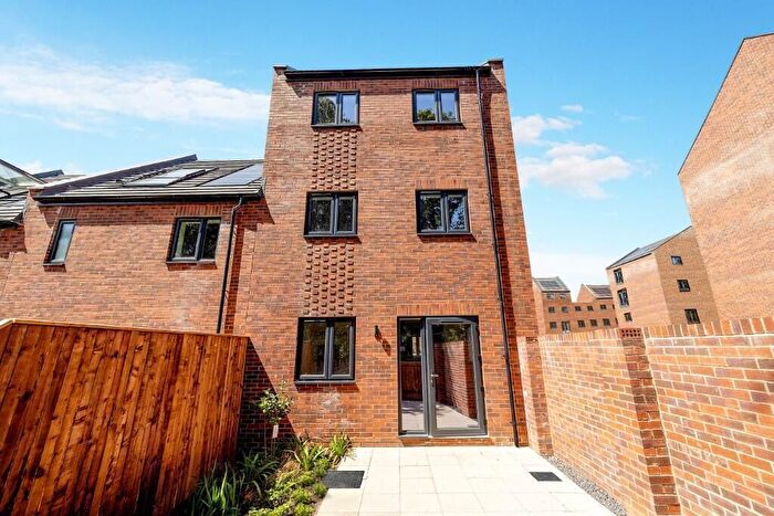 4 Bedroom End Of Terrace House To Rent In Benwell Dene Terrace, Newcastle, NE15