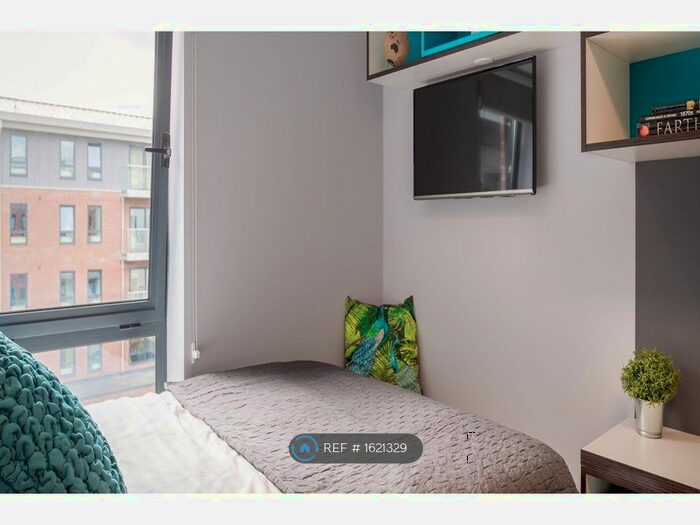 Studio To Rent In The Glassworks, Leeds, LS6