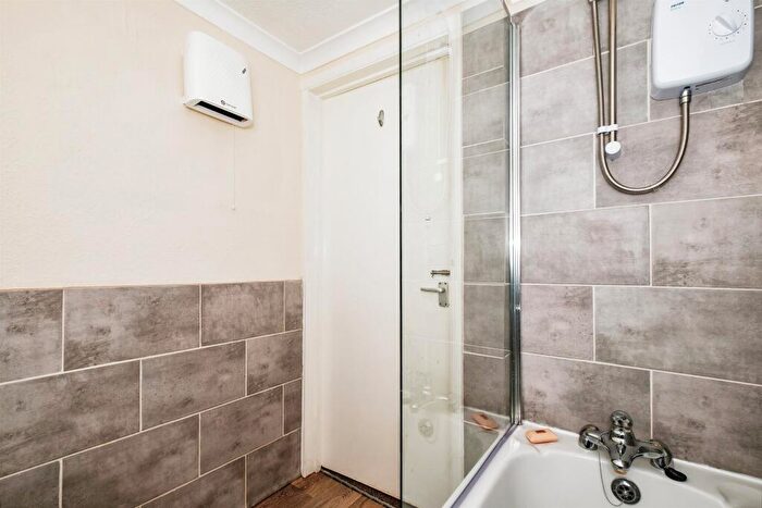 1 Bedroom Apartment For Sale In Rowlands Road, Worthing, BN11