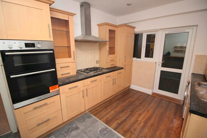 3 Bedroom Flat To Rent In Regent Road, Gosforth, Newcastle Upon Tyne NE3