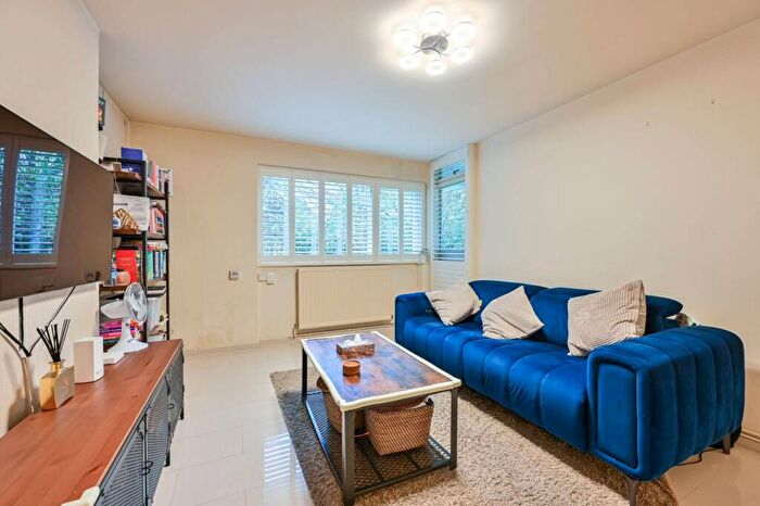 1 Bedroom Flat To Rent In Cadiz Street, Elephant And Castle, London, SE17