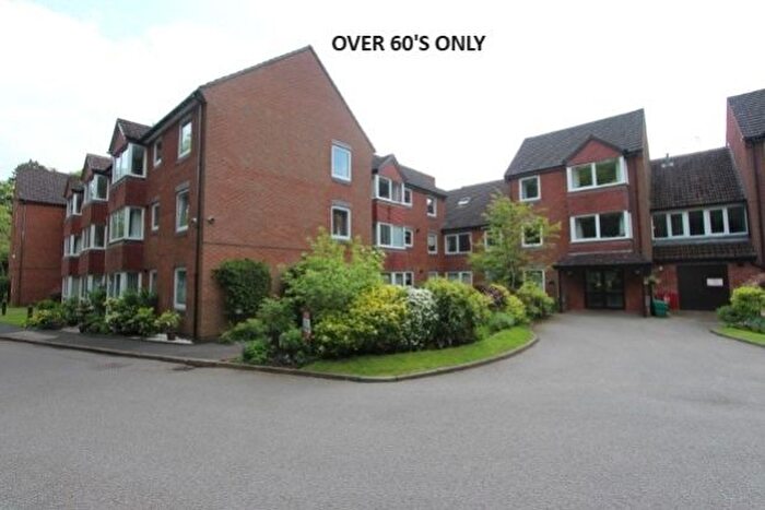 2 Bedroom Flat To Rent In Beechwood Court, Tettenhall, Wolverhampton, WV6