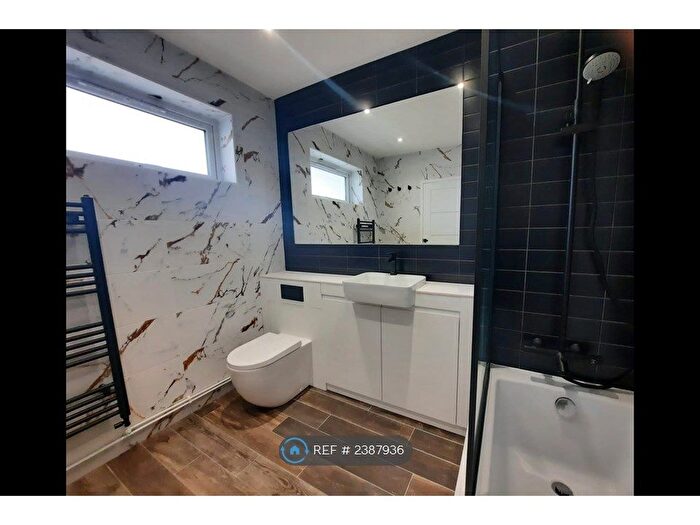 1 Bedroom Flat To Rent In Randmore Court, Beckenham, BR3