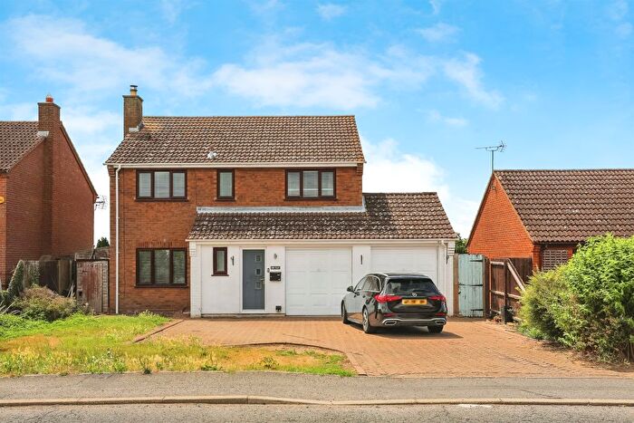 4 Bedroom Detached House For Sale In Oilmills Road, Ramsey Mereside, Huntingdon, PE26