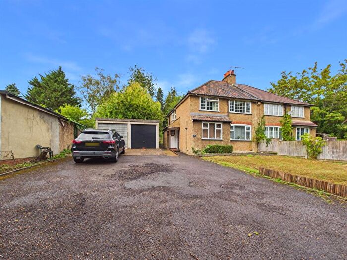 2 Bedroom Maisonette For Sale In Brighton Road, Hooley, Coulsdon, CR5