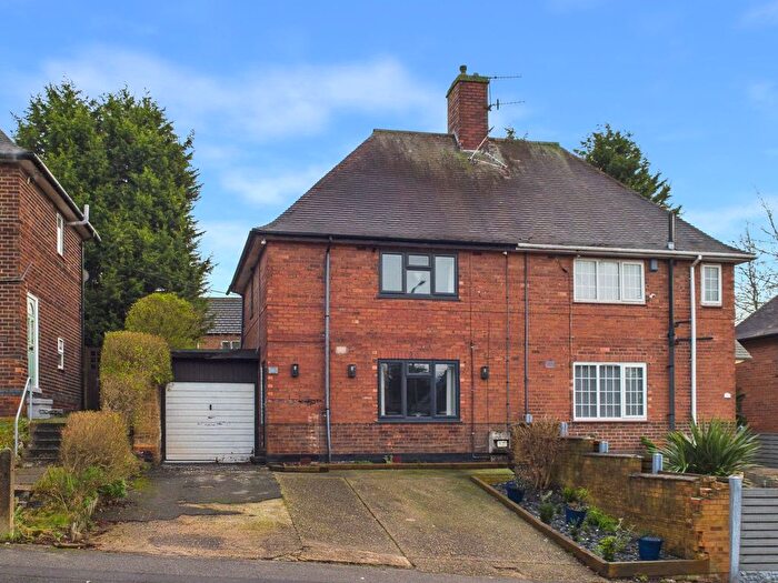 3 Bedroom Semi Detached House For Sale In Gainsford Crescent, Nottingham, NG5