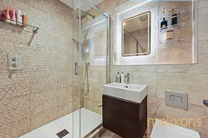 3 Bedroom Maisonette To Rent In Caithness Road, Mitcham, CR4