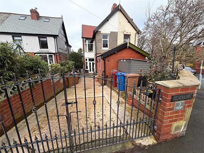 3 Bedroom Semi-Detached House For Sale In Earnsdale Avenue, Darwen, Lancashire, BB3